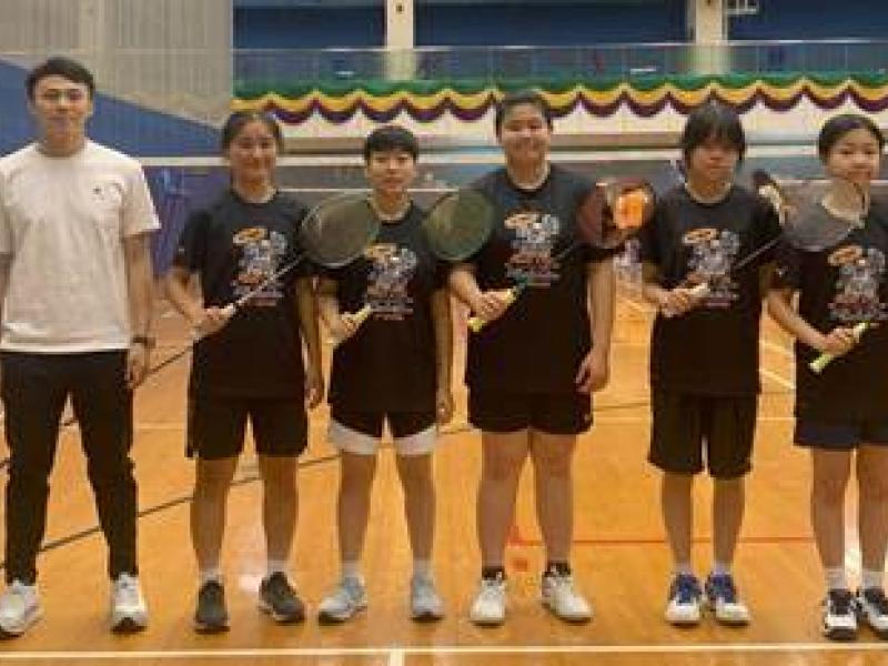 女子乙組羽毛球隊在元朗校際羽毛球比賽中奪得季軍