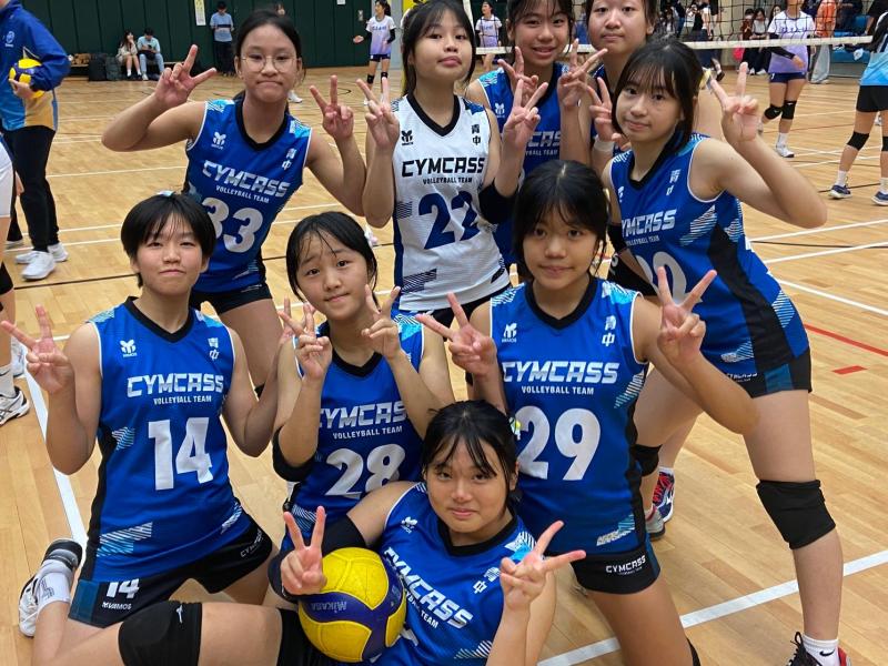 Girls’ Grade B Volleyball Team for winning the 2nd runner-up in the Yuen Long Inter-School Competition.