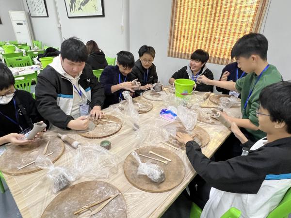 潮港少年，共繪青春——跨校社團交流，繪就文化共鳴