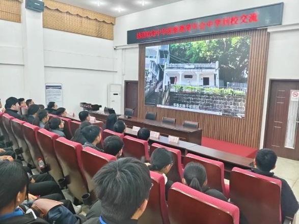 潮港少年，共繪青春——跨校社團交流，繪就文化共鳴