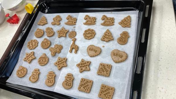17/12/2022 Making Christmas Cookies