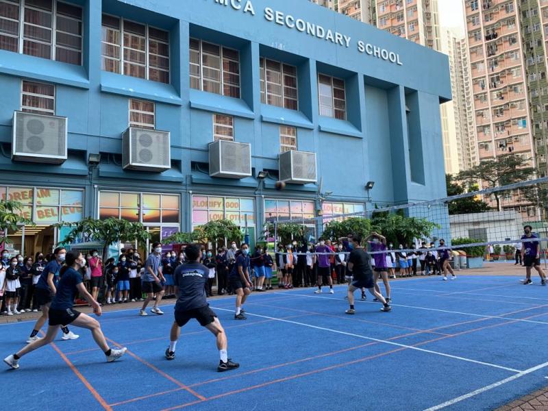 27/10/2022 Teacher-Student Volleyball Game