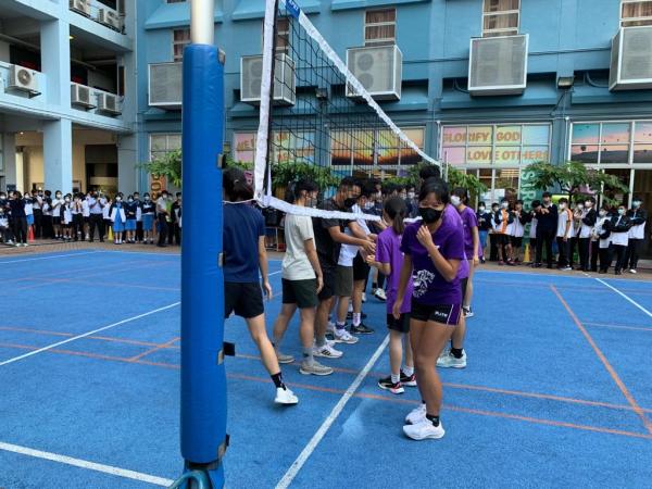 27/10/2022 Teacher-Student Volleyball Game