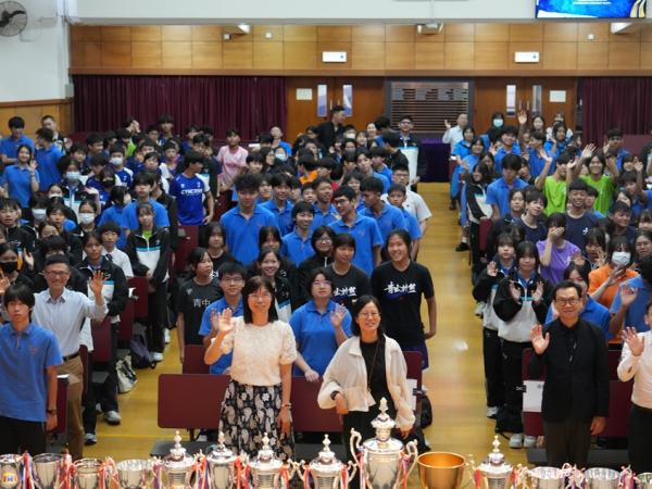 Award Presentation Ceremony for Outstanding Performance in Sports, Culture & Services