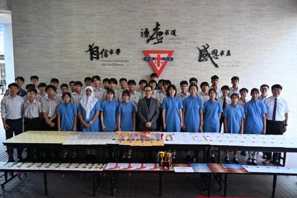 2526校外得獎紀錄（數學比賽大合照）