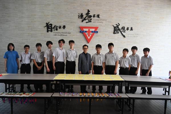 2526校外得獎紀錄（數學比賽大合照）