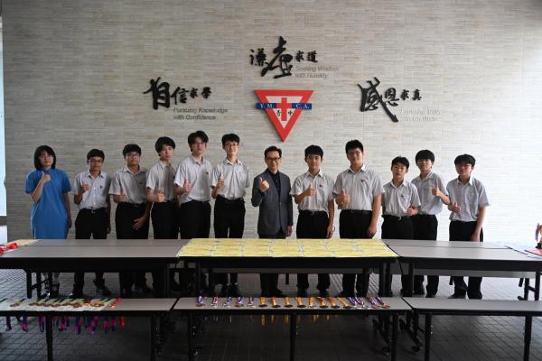 2526校外得獎紀錄（數學比賽大合照）