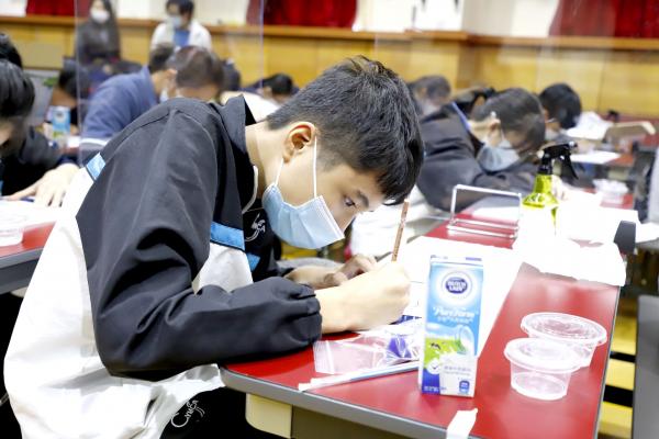 荷蘭傳統文化 — 藍瓷藝術工作坊