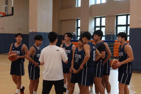 Visit to Shenzhen Senior High School (High School Campus)