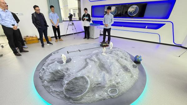 Visit to Shenzhen Senior High School (High School Campus)