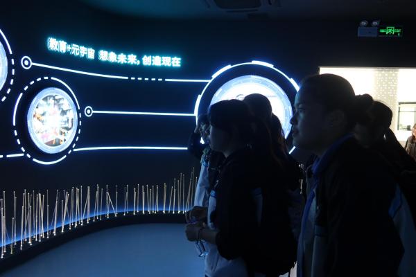 Visit to Shenzhen Senior High School (High School Campus)