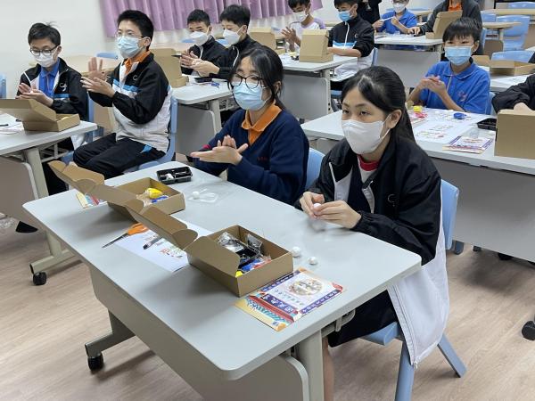 Handicraft（Shadow_Play_Production、Lght_Clay、Painted_Ceramics、Facial_Makeup）