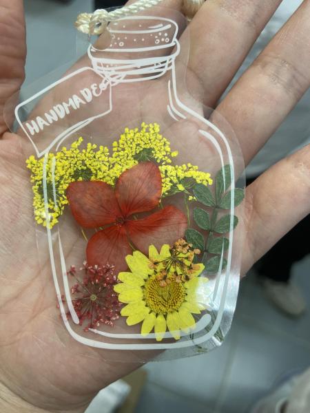 Dried flower bookmarks DIY