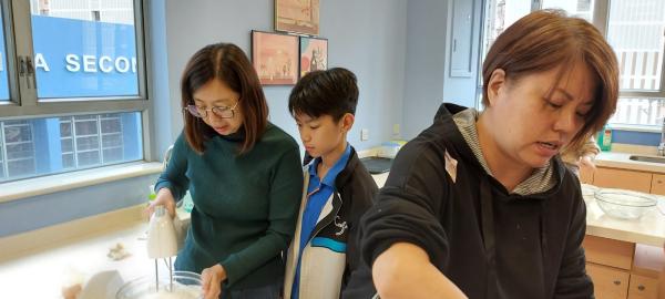 Parent-child Activity - Making Christmas Cakes Workshop