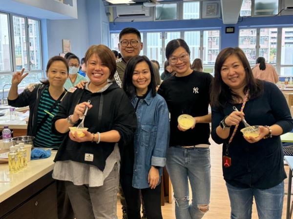 Parent-child Activity - Making Christmas Cakes Workshop