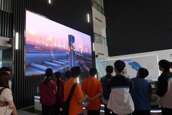 Inter-school Nansha Educational Innovation and Technology Exchange Tour.