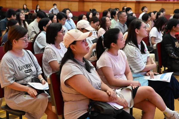 Parent Seminar: Media Literacy: Decoding the Parent-Child Relationship