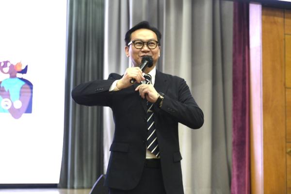 Parent Seminar: Media Literacy: Decoding the Parent-Child Relationship