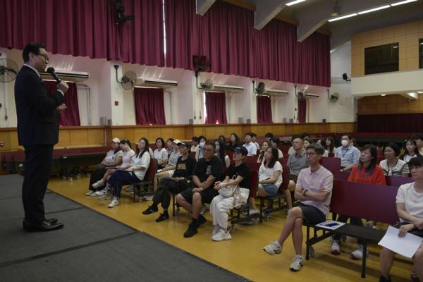 Parent Seminar: Media Literacy: Decoding the Parent-Child Relationship