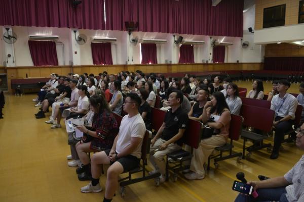 Parent Seminar: Media Literacy: Decoding the Parent-Child Relationship