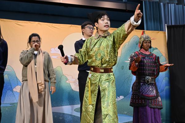 English Drama Show "Mulan"