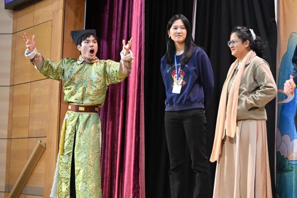 English Drama Show "Mulan"