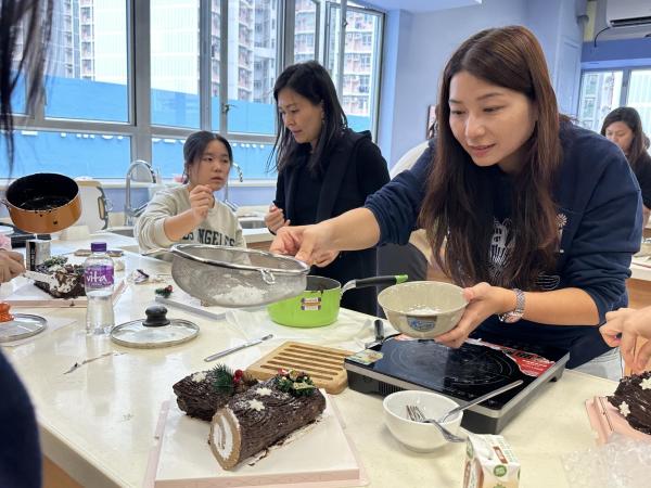 製作聖誕樹幹蛋糕