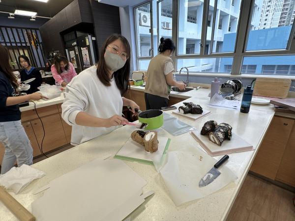 製作聖誕樹幹蛋糕