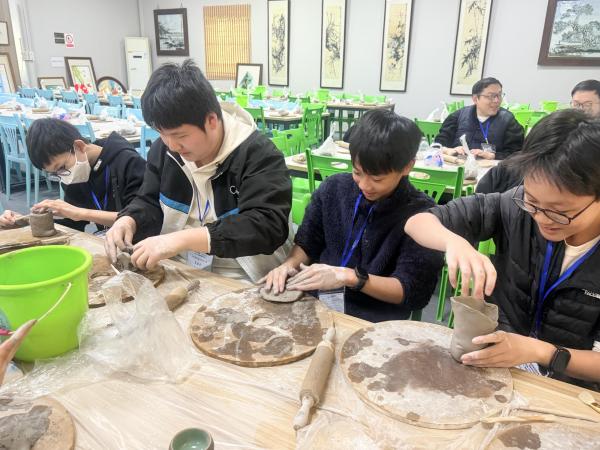 潮港少年，共繪青春——跨校社團交流，繪就文化共鳴