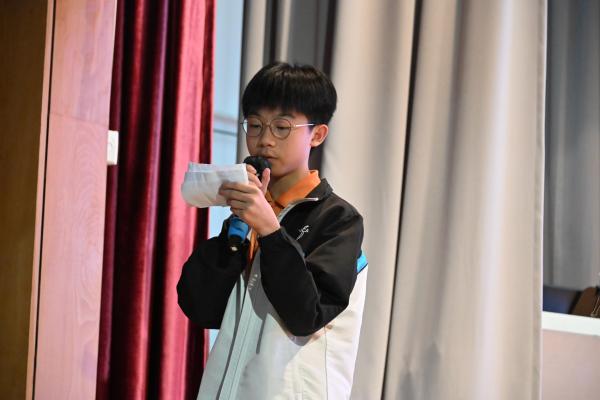 S2 書中角色Catwalk show