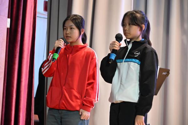 S2 書中角色Catwalk show