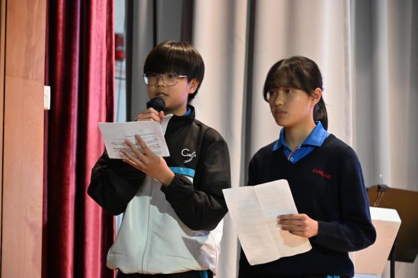 S2 書中角色Catwalk show