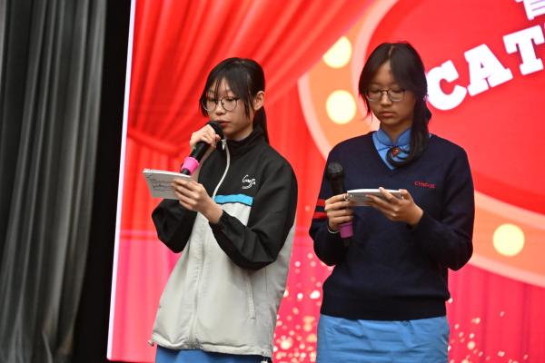 S2 書中角色Catwalk show