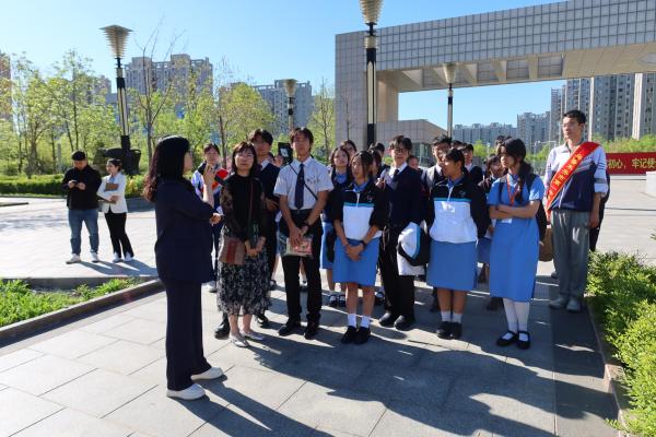 Urumqi No.1 Secondary School (Sister School)