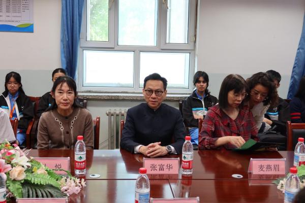 Xinjiang Production and Construction Corps Seventh Division Senior High School (Sister School)