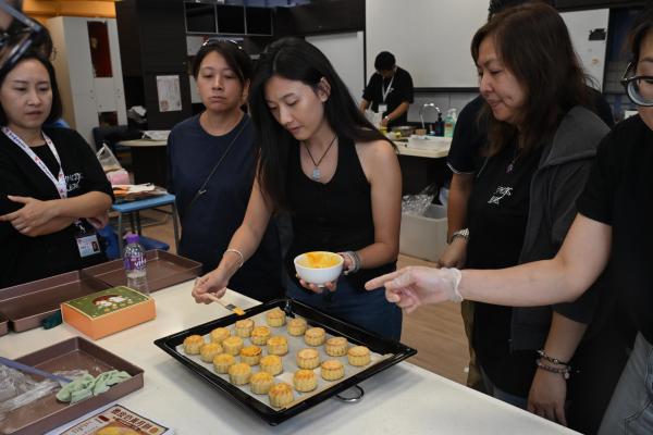 Mid-Autumn Festival Parent-Child Mooncake Workshop