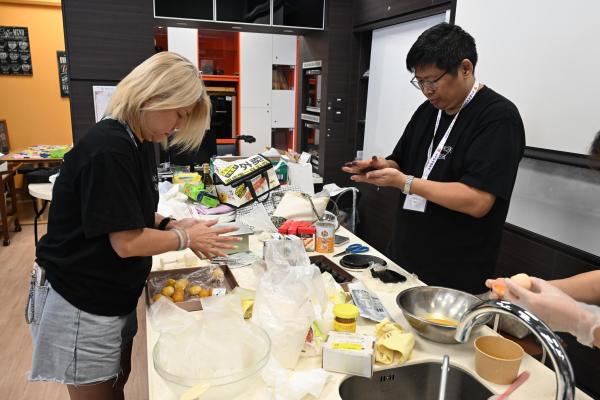 Mid-Autumn Festival Parent-Child Mooncake Workshop