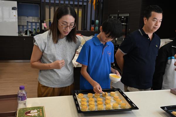 Mid-Autumn Festival Parent-Child Mooncake Workshop