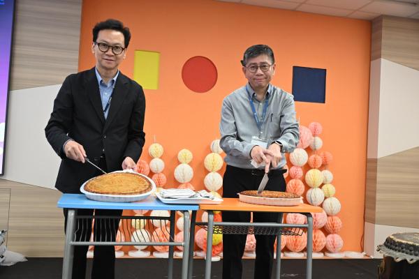 敲鑼打鼓 慶中秋 開幕禮