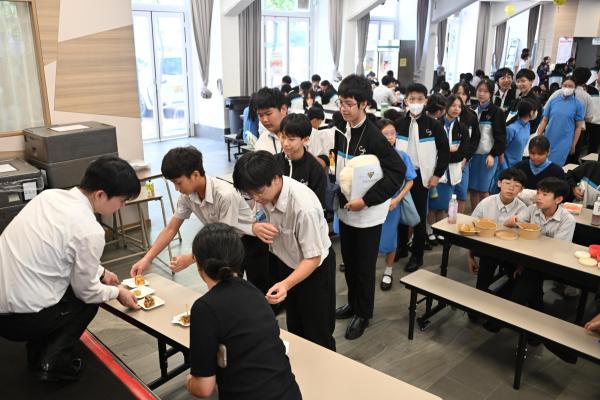 敲鑼打鼓 慶中秋 開幕禮
