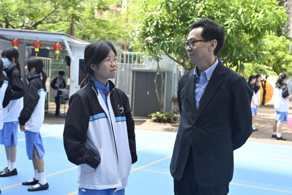 敲鑼打鼓 慶中秋 開幕禮