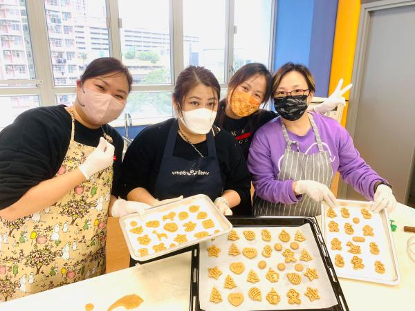 17/12/2022 Making Christmas Cookies