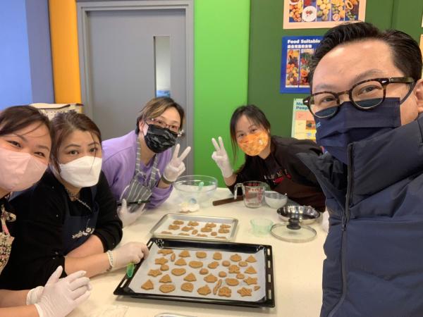 17/12/2022 Making Christmas Cookies