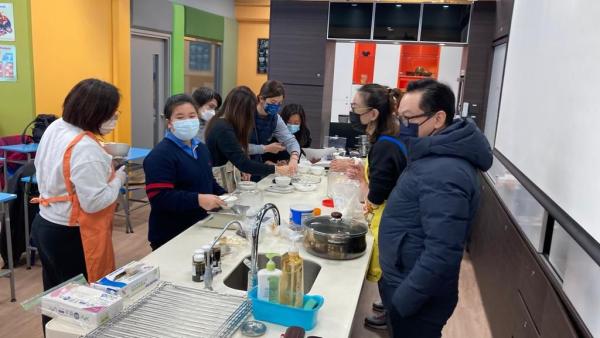 17/12/2022 Making Christmas Cookies