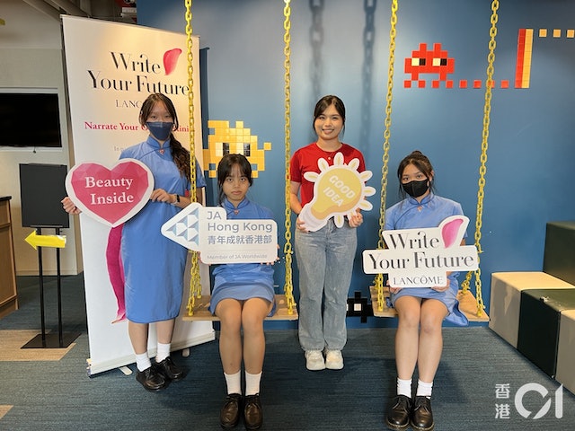 中學女生月事尷尬經歷啟發設計手機App　AI解答問題比較衛生用品